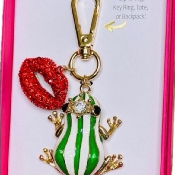 true to form Accessories - True to Form Frog Keychain with Red Lip Accent